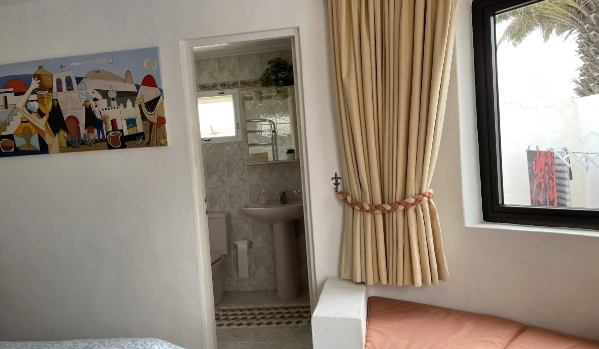 Bedroom with direct access to its own bathroom